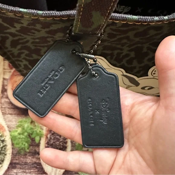 Coach x Disney 101 Dalmatians Canvas tote 69177 - Picture 6 of 10